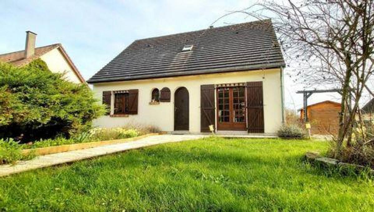 Picture of Home For Sale in Beauvais, Picardie, France