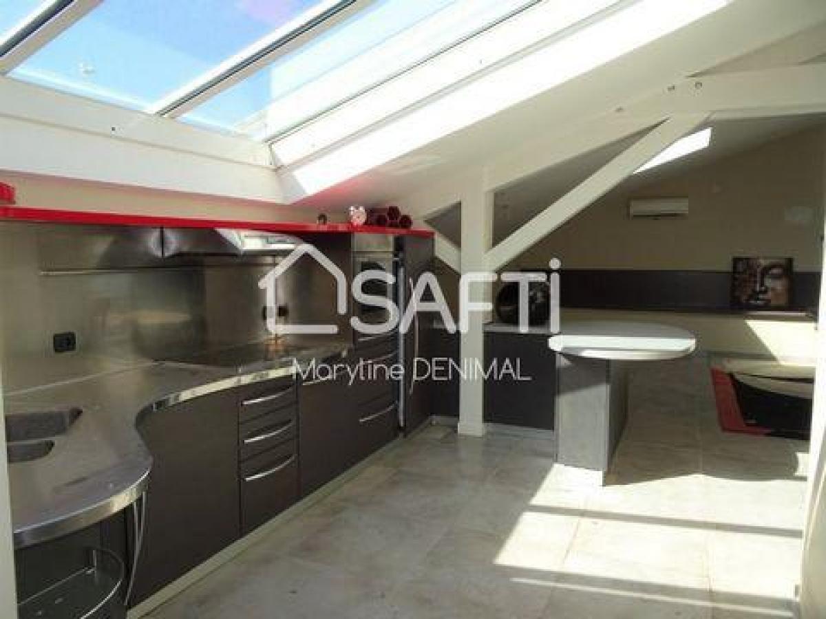 Picture of Apartment For Sale in Saint-Raphael, Cote d'Azur, France