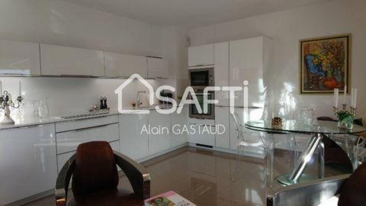 Picture of Condo For Sale in Saint-Raphael, Cote d'Azur, France