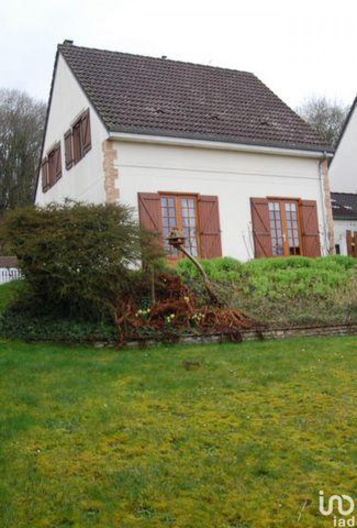 Picture of Home For Sale in Montataire, Picardie, France