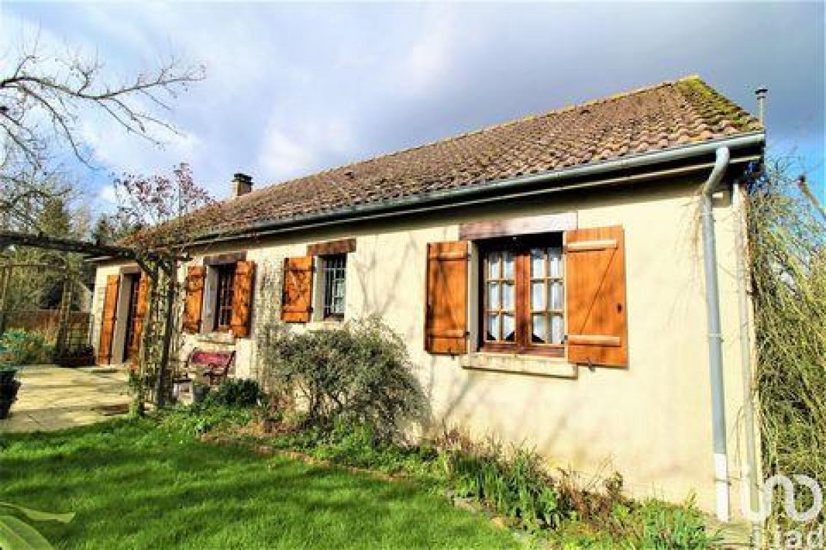 Picture of Home For Sale in Quincampoix, Picardie, France