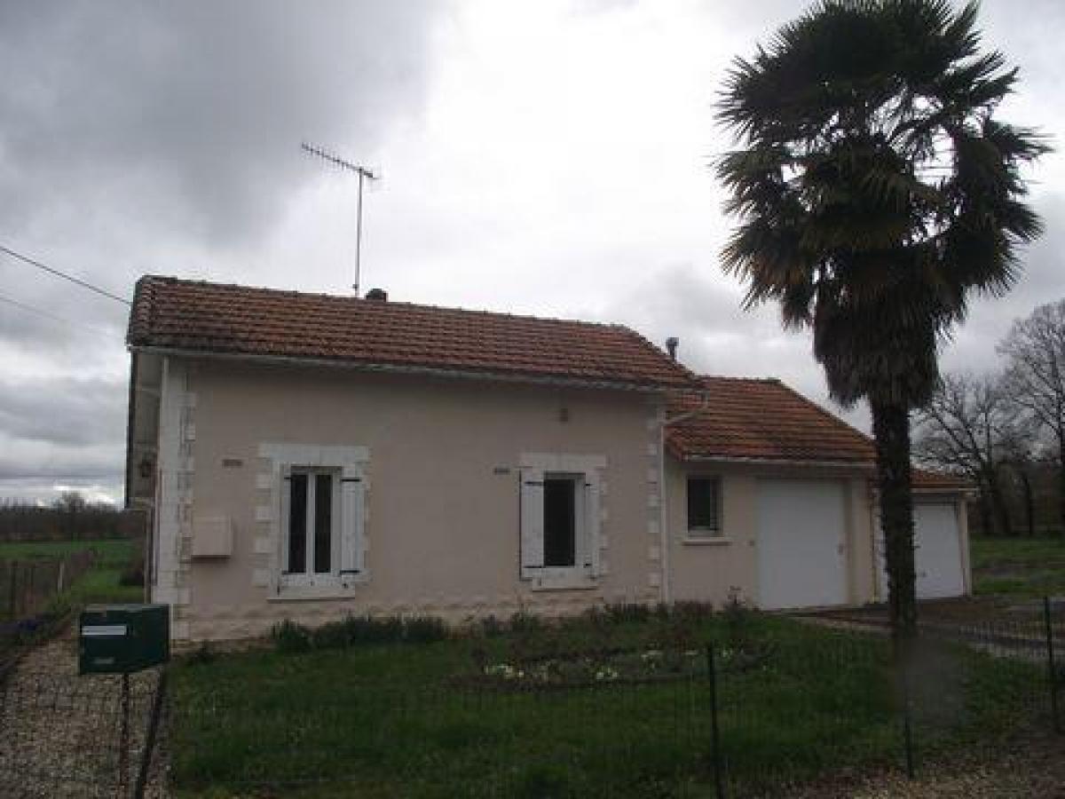 Picture of Home For Sale in Aubeterre Sur Dronne, Poitou Charentes, France