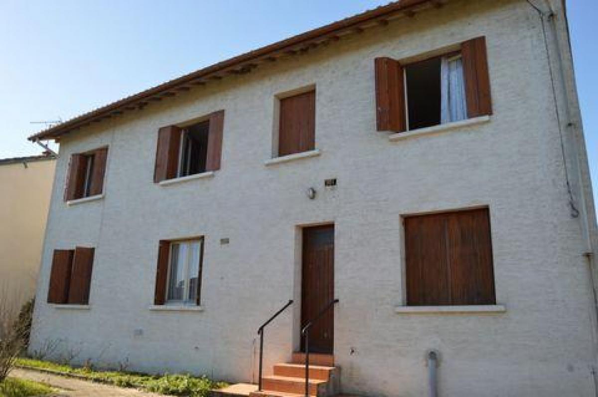 Picture of Home For Sale in Casteljaloux, Aquitaine, France