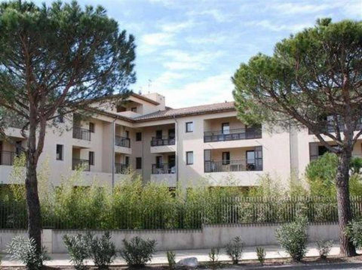 Picture of Condo For Sale in Uzes, Languedoc Roussillon, France