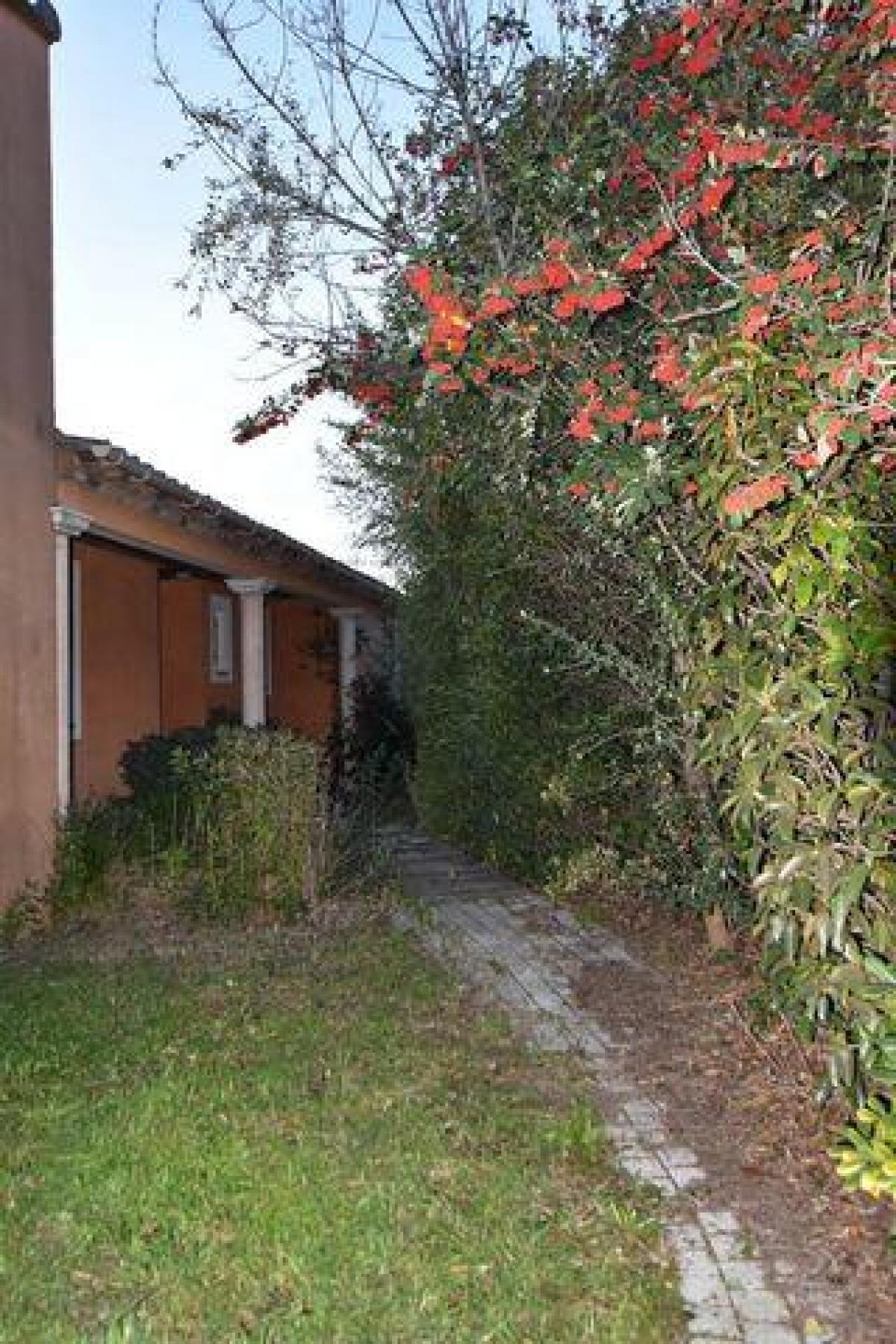 Picture of Home For Sale in La Crau, Provence-Alpes-Cote d'Azur, France