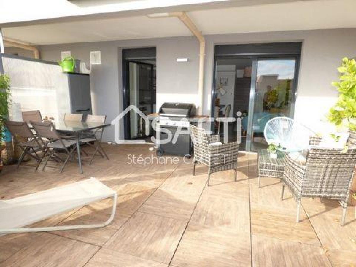 Picture of Apartment For Sale in Vence, Cote d'Azur, France