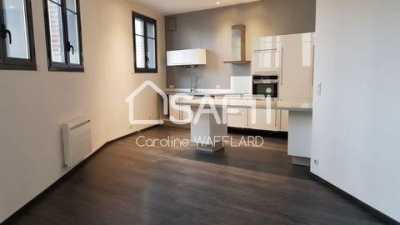 Apartment For Sale in Soissons, France