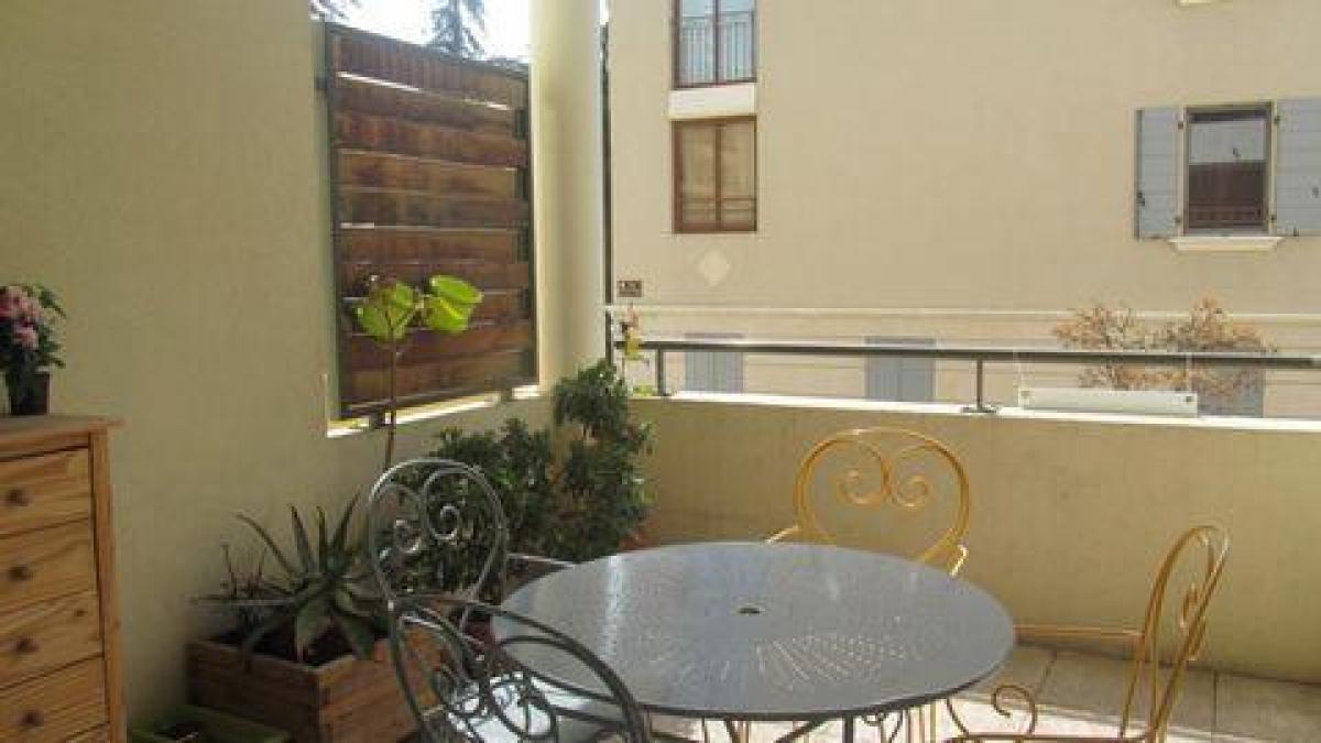 Picture of Condo For Sale in Uzes, Languedoc Roussillon, France