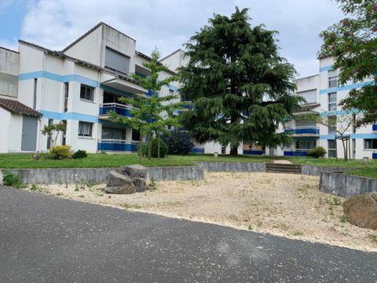 Picture of Condo For Sale in Chatellerault, Poitou Charentes, France