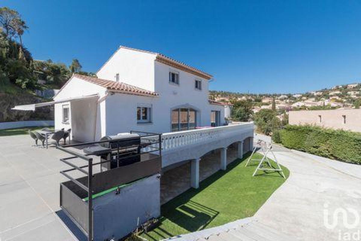 Picture of Home For Sale in Les Issambres, Cote d'Azur, France