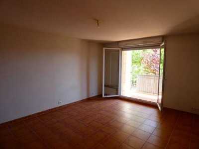 Condo For Sale in Uzes, France