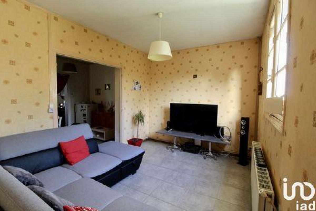 Picture of Home For Sale in Conty, Picardie, France