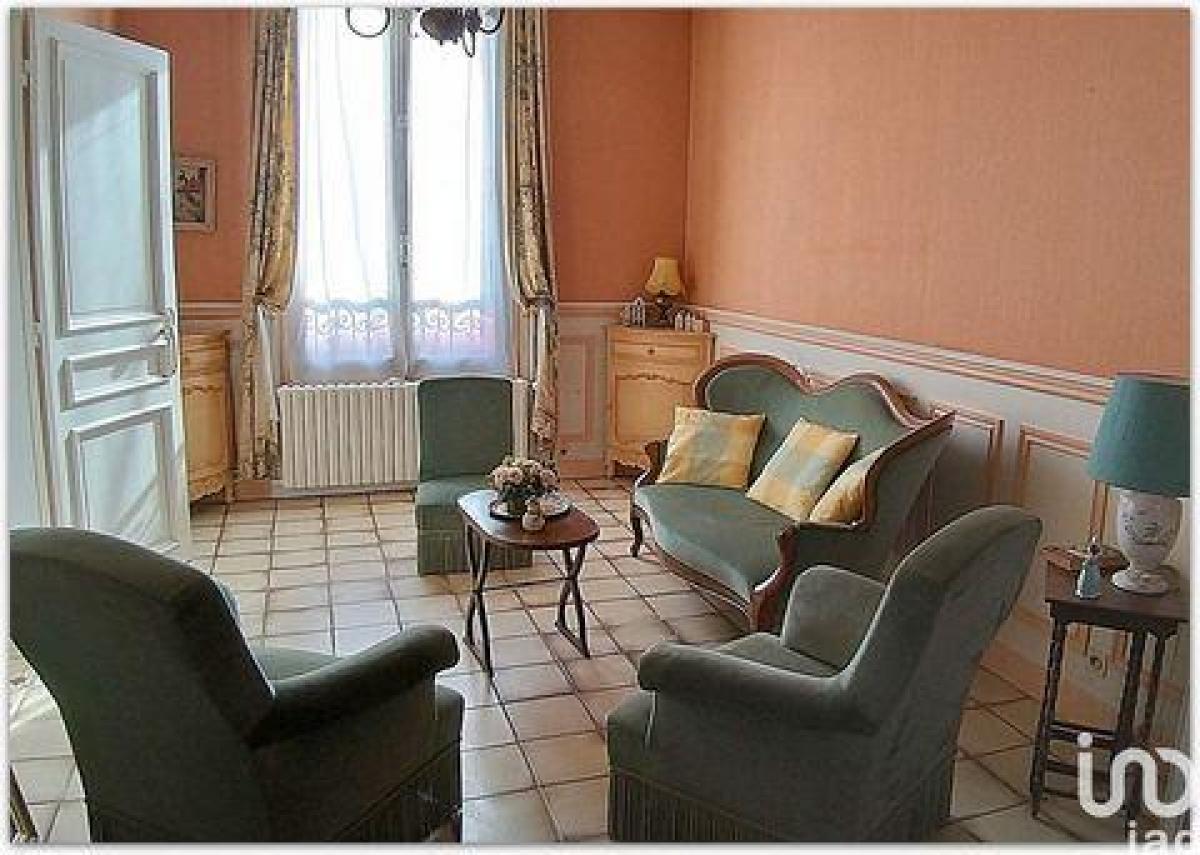 Picture of Home For Sale in Breteuil, Picardie, France