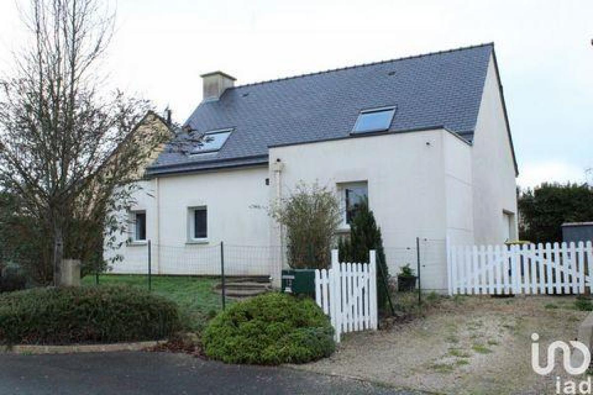 Picture of Home For Sale in Lanvallay, Bretagne, France