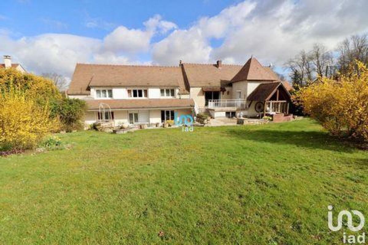 Picture of Home For Sale in Saints, Bourgogne, France