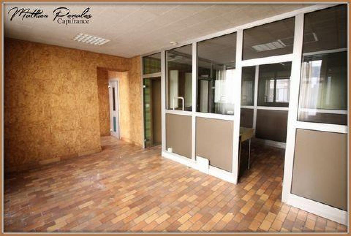 Picture of Office For Sale in Digoin, Bourgogne, France