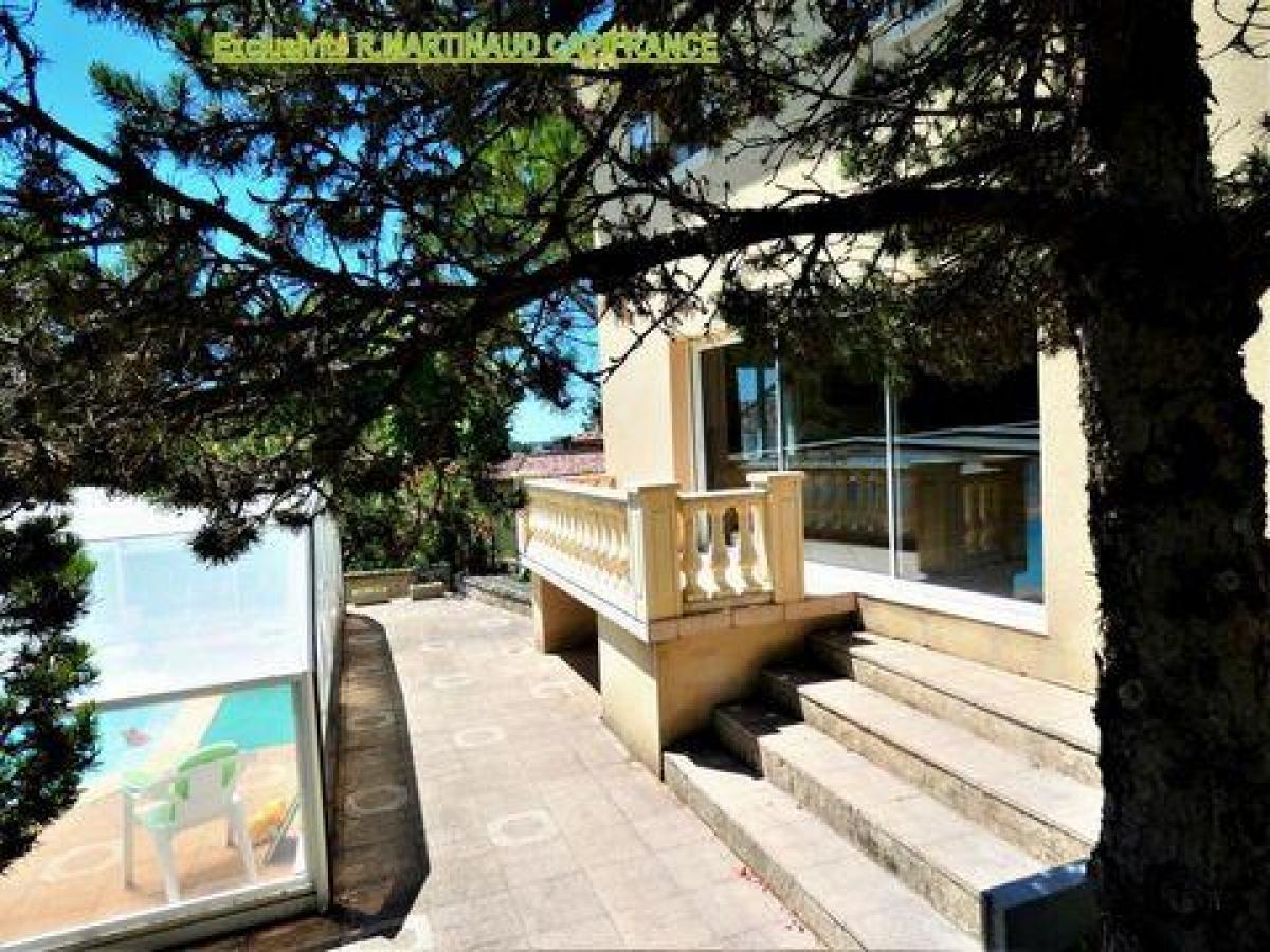 Picture of Home For Sale in Aubeterre Sur Dronne, Poitou Charentes, France