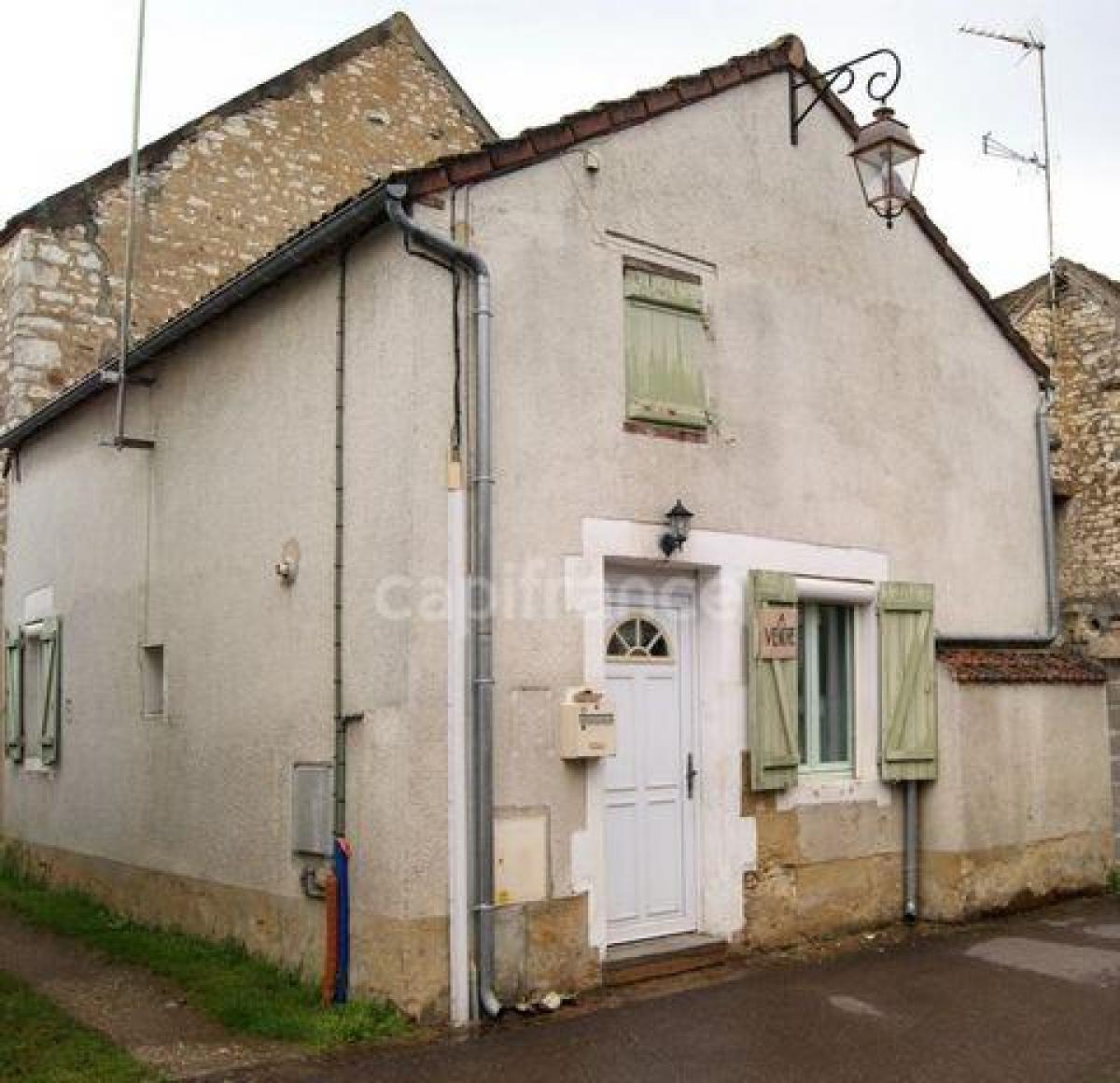 Picture of Home For Sale in Appoigny, Bourgogne, France