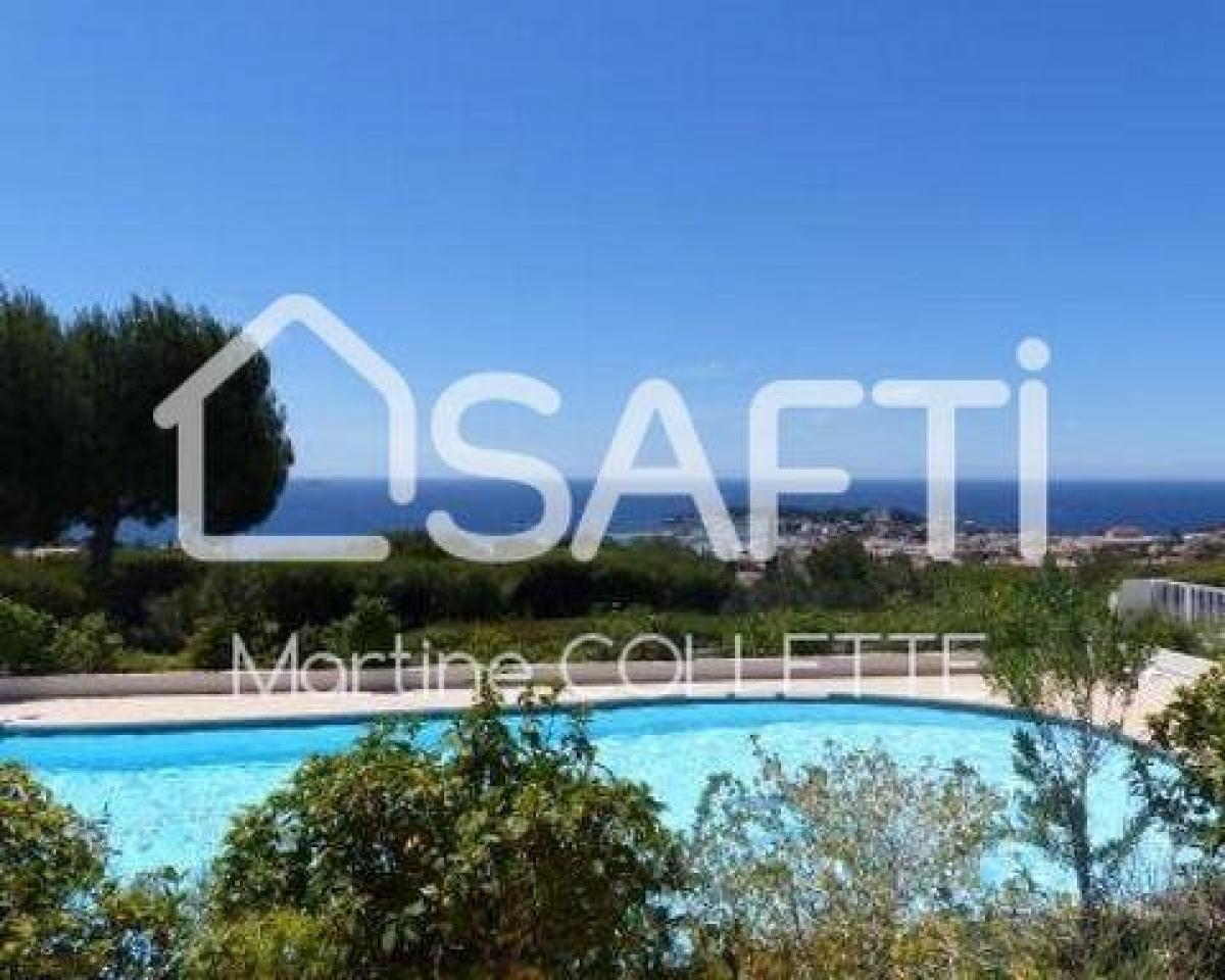 Picture of Apartment For Sale in Bandol, Cote d'Azur, France