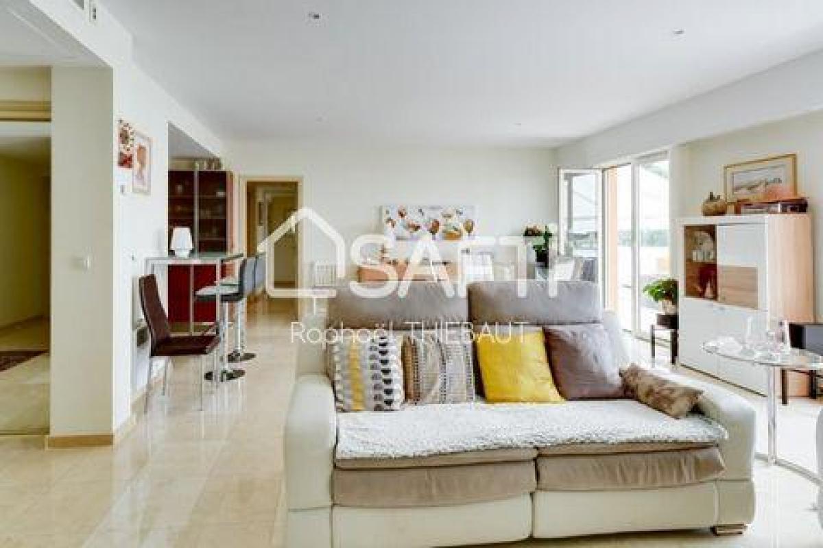 Picture of Condo For Sale in Theoule-sur-mer, Cote d'Azur, France