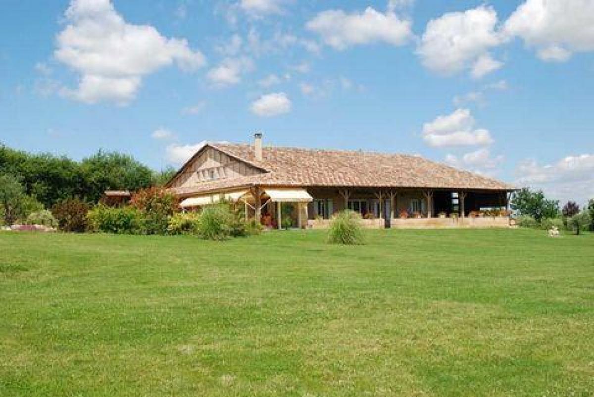 Picture of Farm For Sale in Villeneuve-sur-Lot, Aquitaine, France