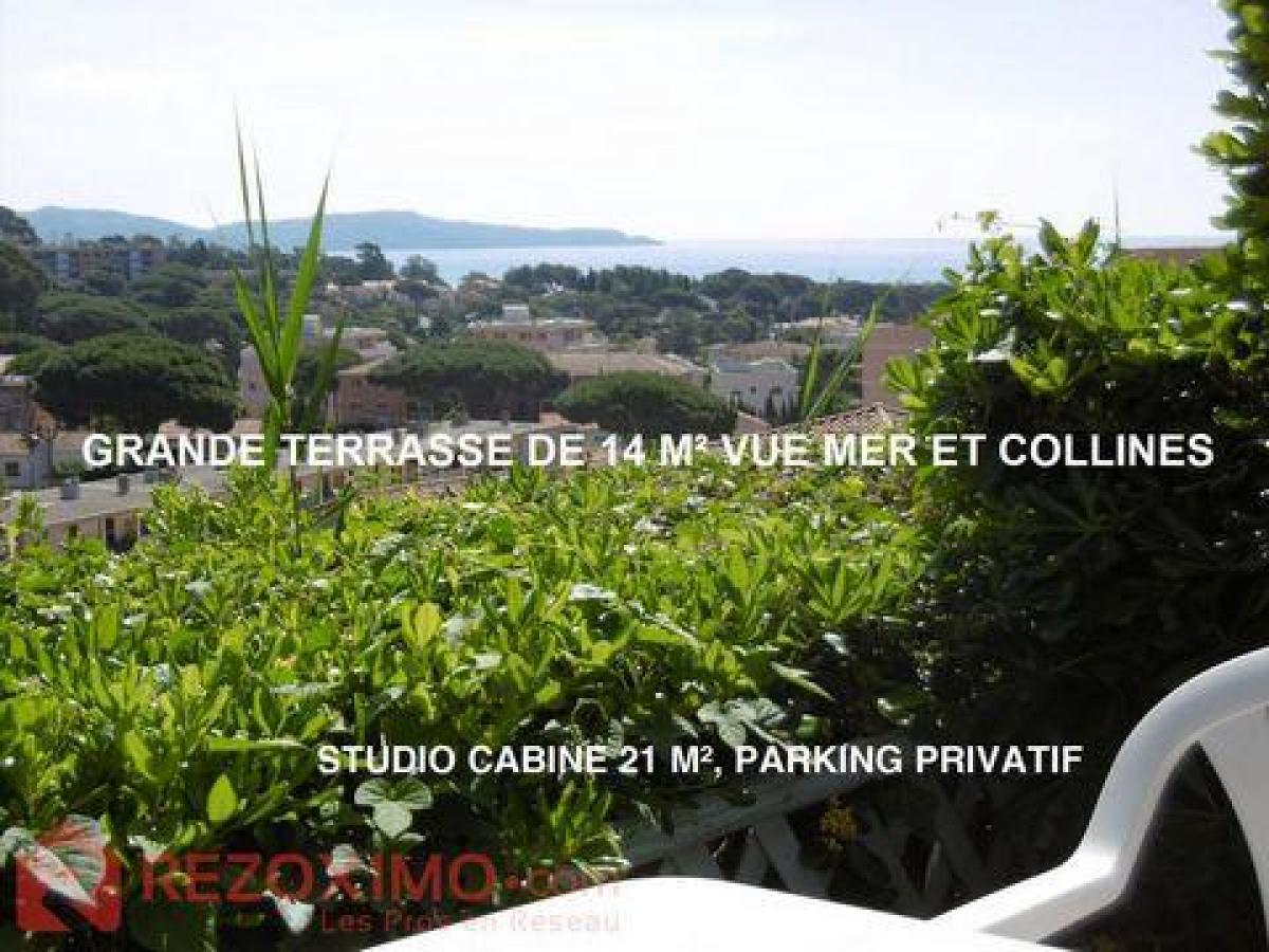 Picture of Apartment For Sale in Cavalaire Sur Mer, Cote d'Azur, France