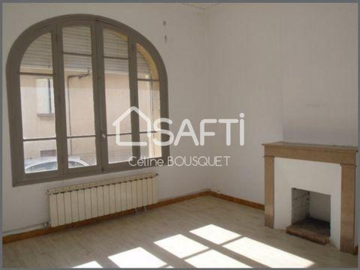 Picture of Apartment For Sale in Nimes, Languedoc Roussillon, France