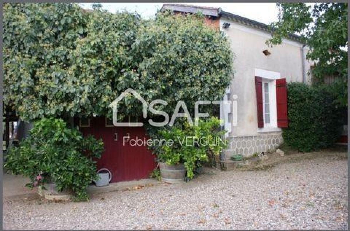 Picture of Farm For Sale in Villeneuve-sur-Lot, Aquitaine, France