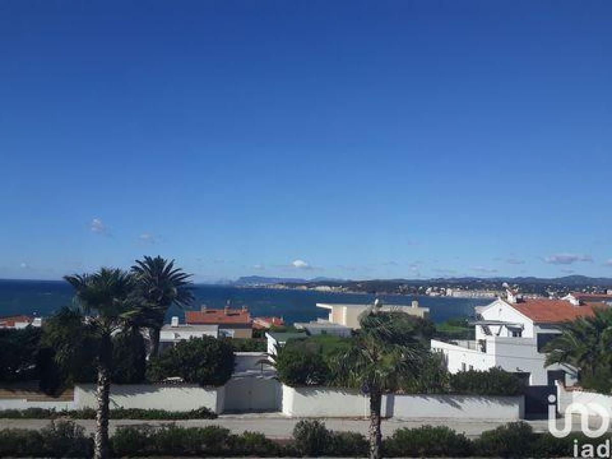 Picture of Condo For Sale in SIX FOURS LES PLAGES, Cote d'Azur, France