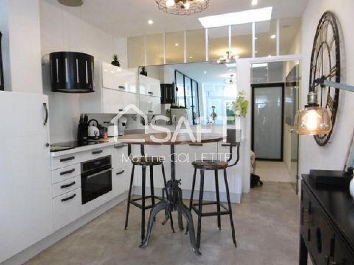 Picture of Apartment For Sale in Bandol, Cote d'Azur, France