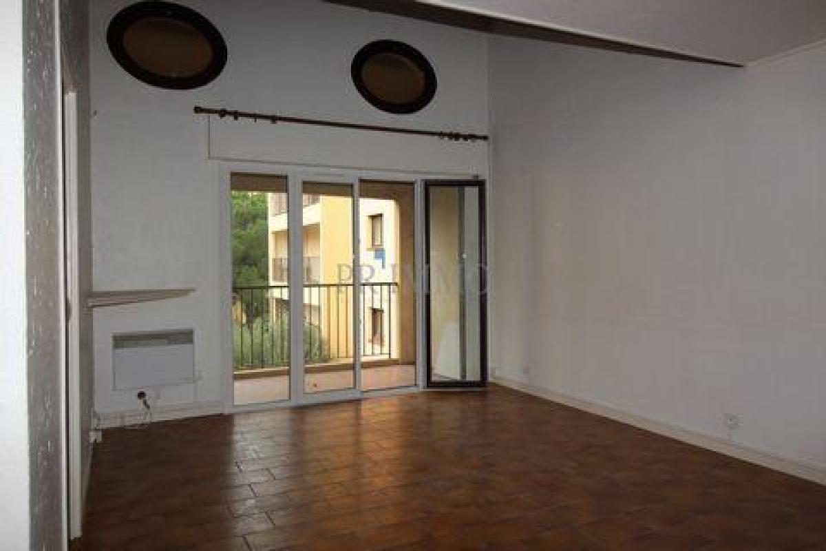 Picture of Condo For Sale in Frejus, Cote d'Azur, France