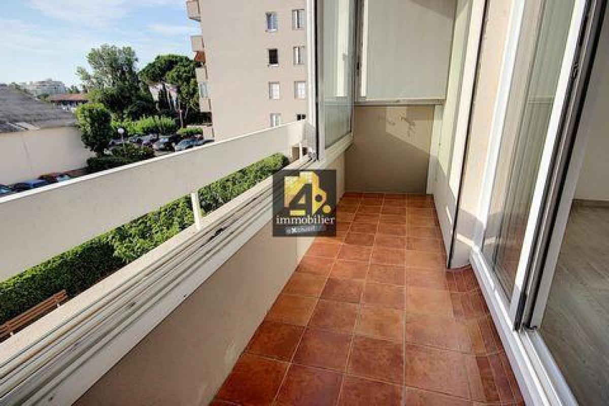 Picture of Condo For Sale in Frejus, Cote d'Azur, France