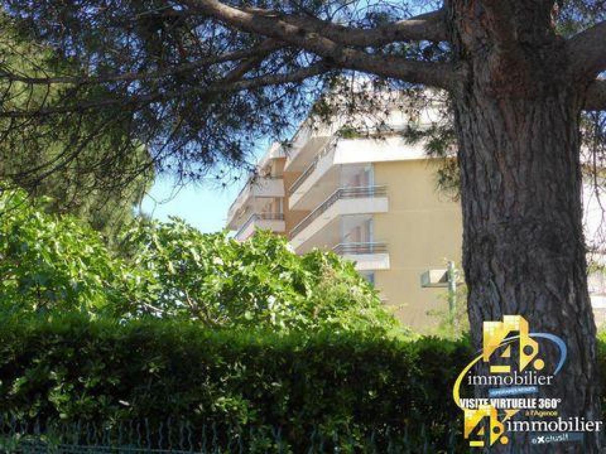 Picture of Condo For Sale in Frejus, Cote d'Azur, France