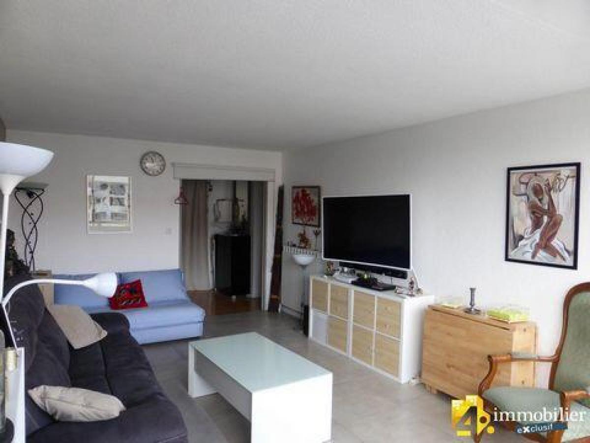 Picture of Condo For Sale in Frejus, Cote d'Azur, France