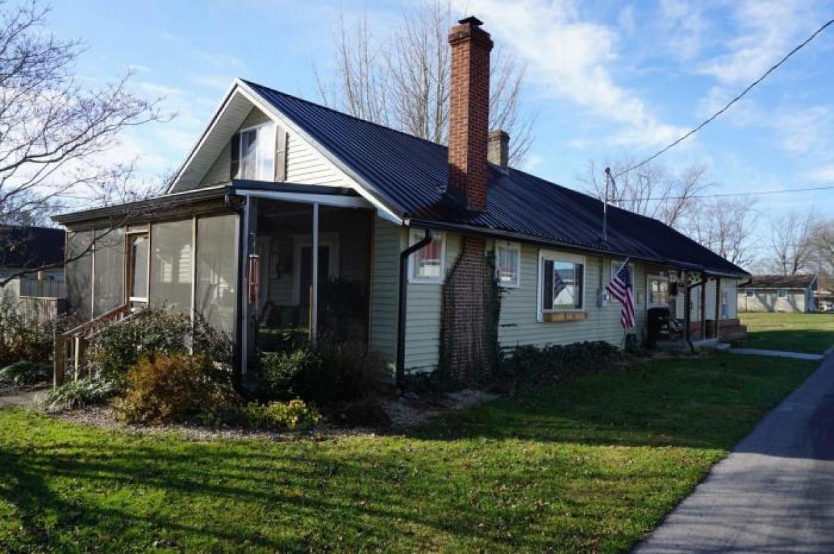 Picture of Home For Sale in Paoli, Indiana, United States