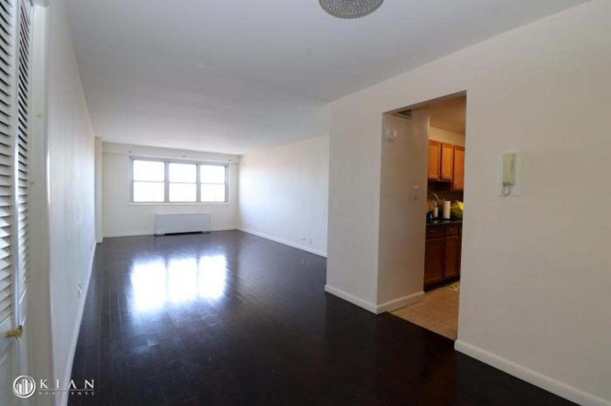 Picture of Apartment For Sale in Flushing, New York, United States