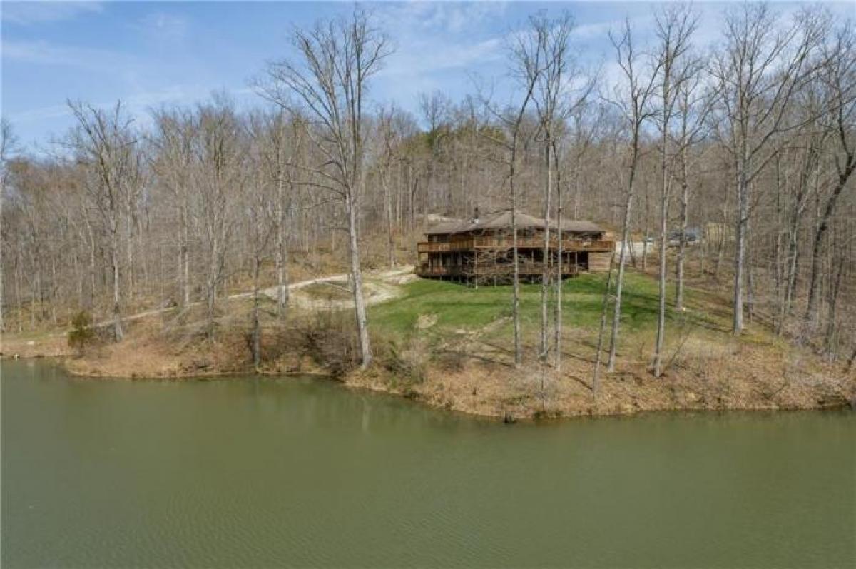 Picture of Home For Sale in Nashville, Indiana, United States