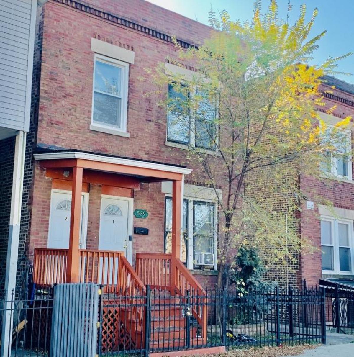 Picture of Multi-Family Home For Sale in Chicago, Illinois, United States