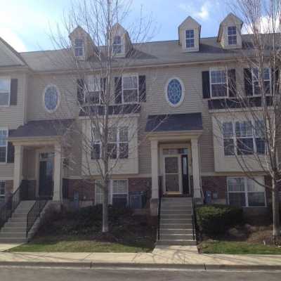 Home For Rent in South Elgin, Illinois