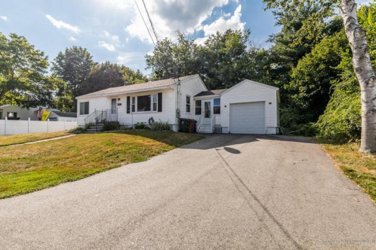 Picture of Home For Sale in Saco, Maine, United States