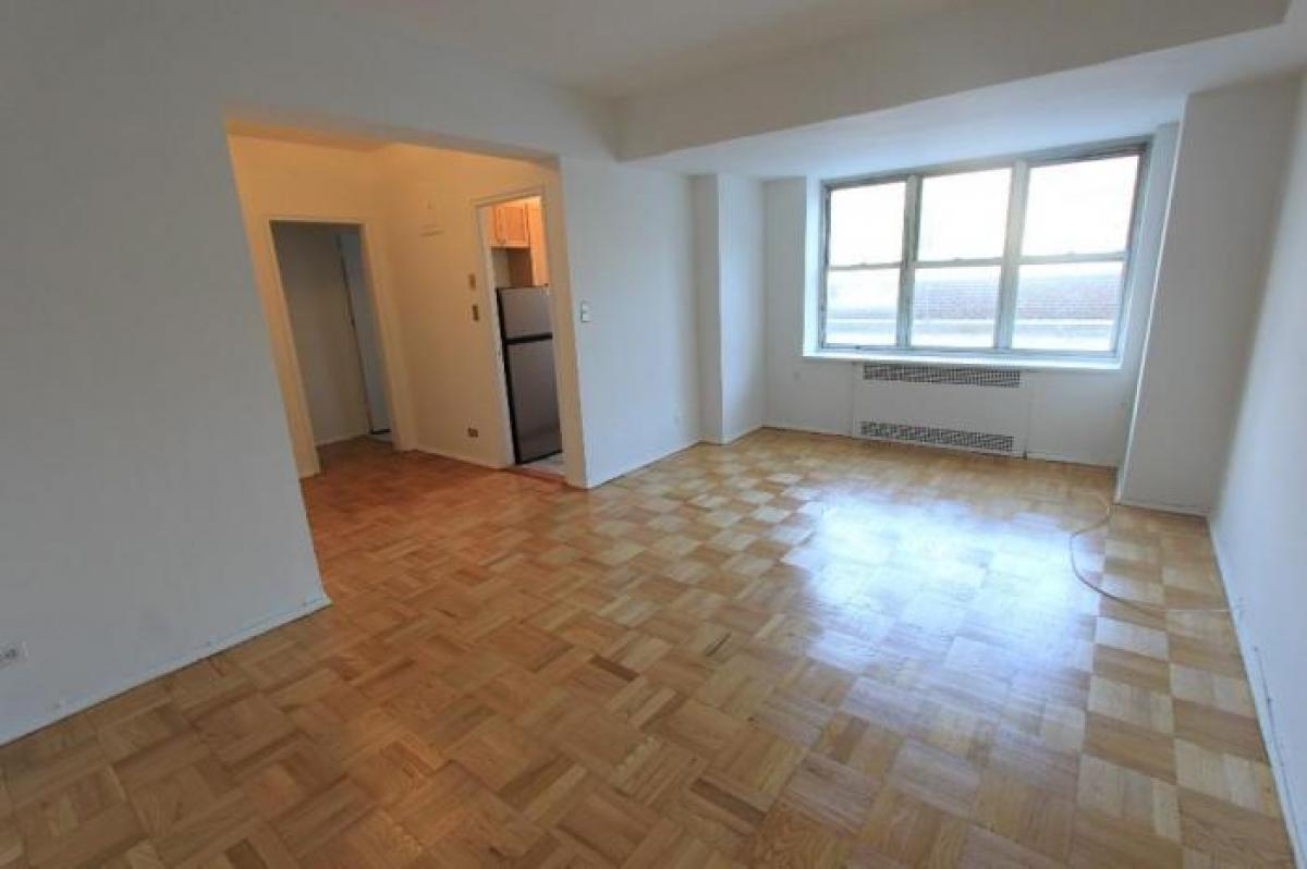 Picture of Apartment For Rent in Rego Park, New York, United States