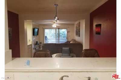 Apartment For Rent in Sherman Oaks, California