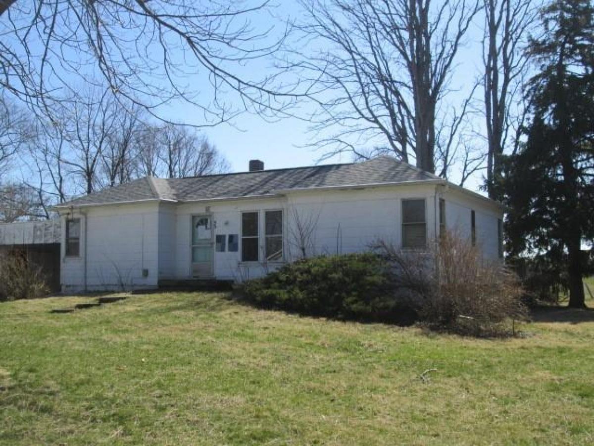 Picture of Home For Sale in Rossville, Indiana, United States