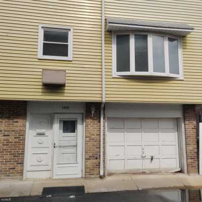 Home For Rent in Guttenberg, New Jersey