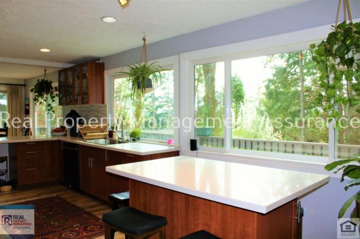 Picture of Home For Rent in Lake Oswego, Oregon, United States