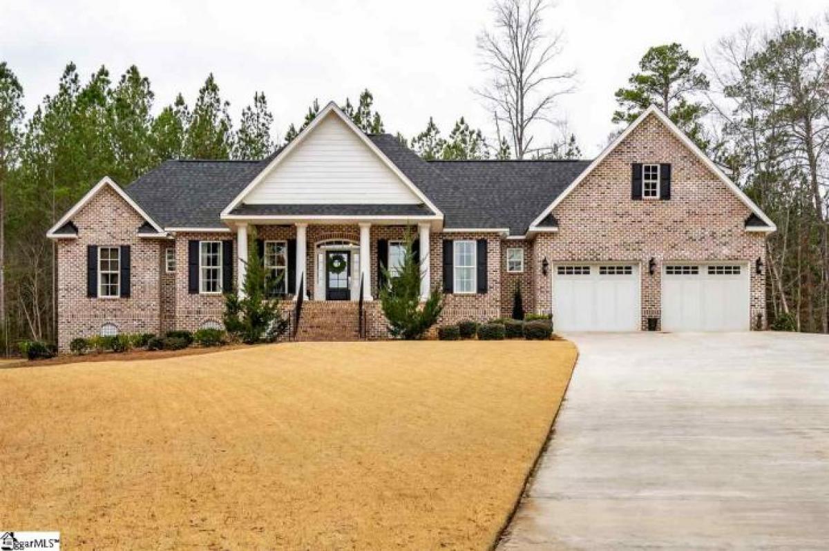 Picture of Home For Sale in Greenwood, South Carolina, United States