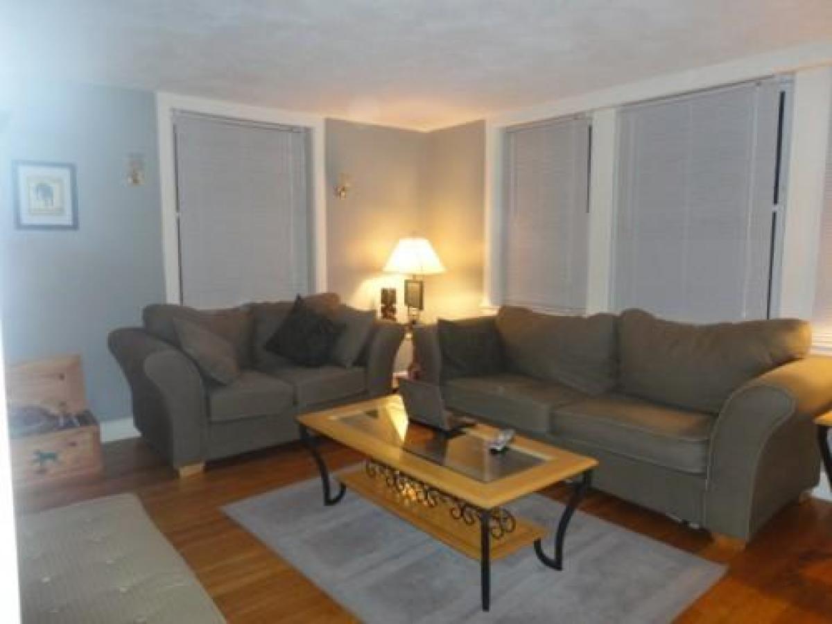 Picture of Condo For Rent in Melrose, Massachusetts, United States