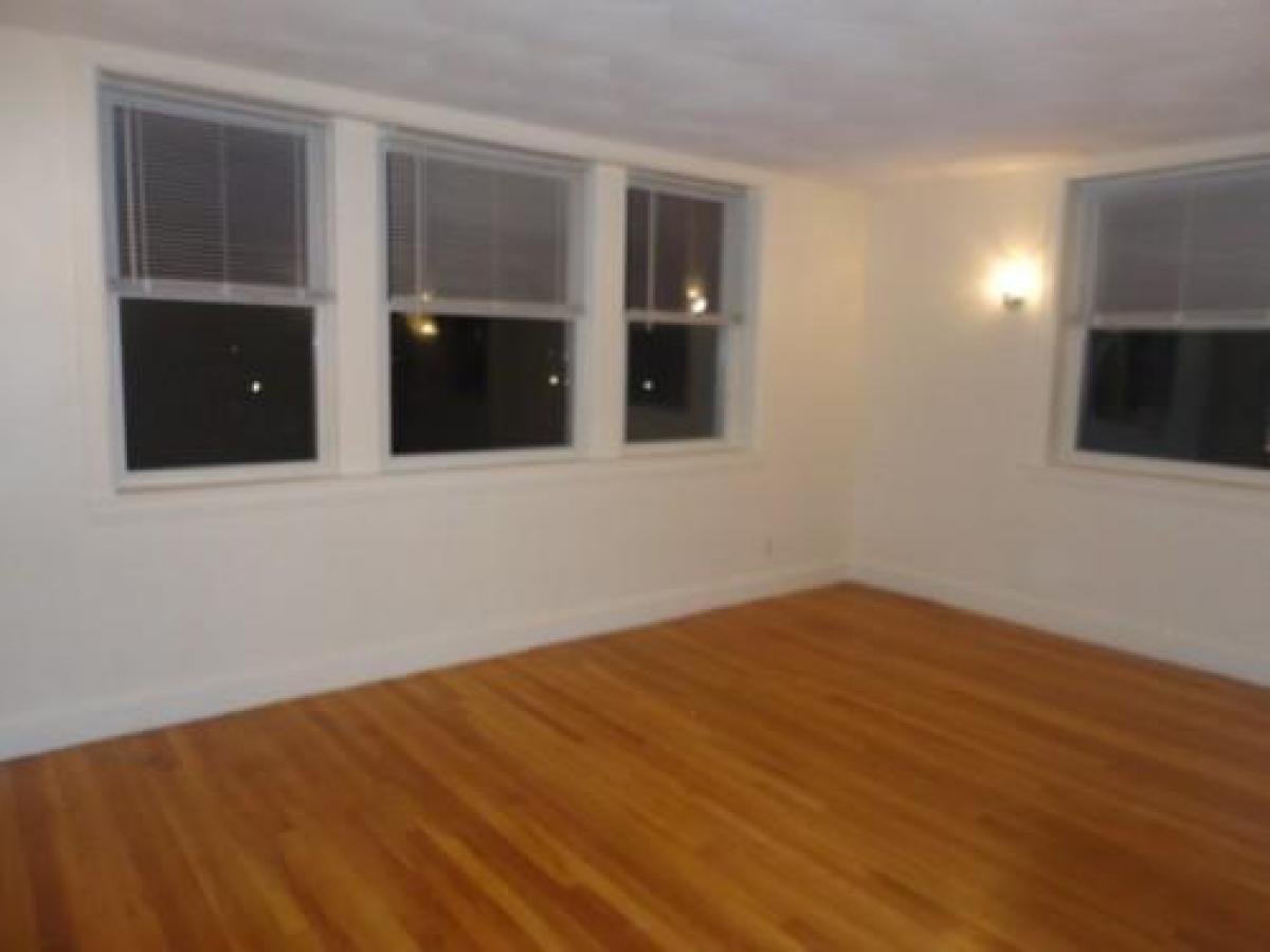 Picture of Condo For Rent in Melrose, Massachusetts, United States