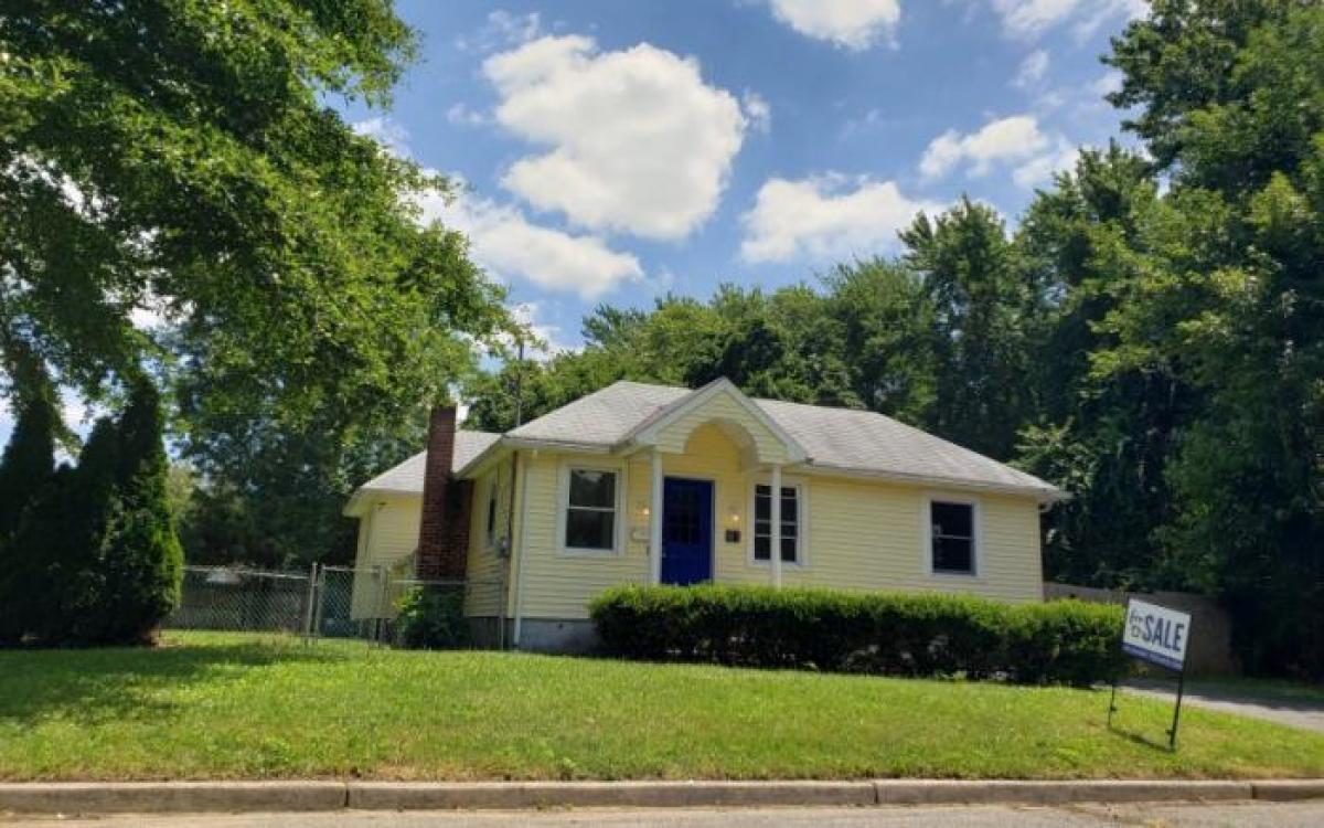 Picture of Home For Sale in Belford, New Jersey, United States