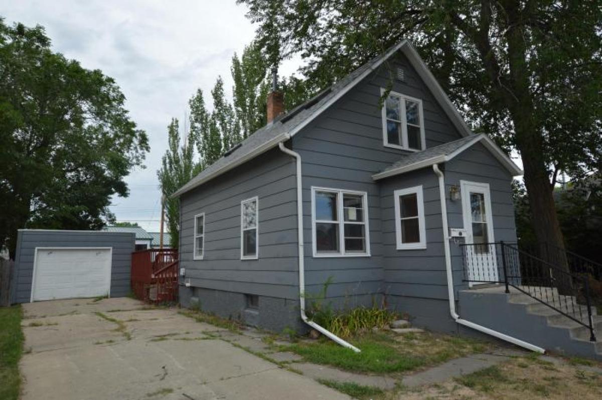 Picture of Home For Sale in Aberdeen, South Dakota, United States